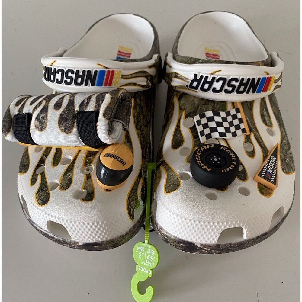 NASCAR Realtree Crocs Classic Clog w/ Jibbitz Charms Camo Flames Men’s 7 W 9 NEW